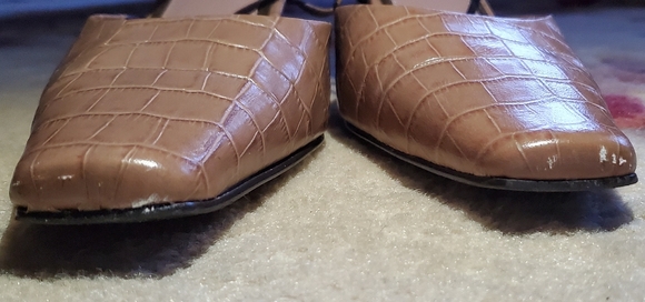 Good used condition liz Claiborne heels - Picture 7 of 8